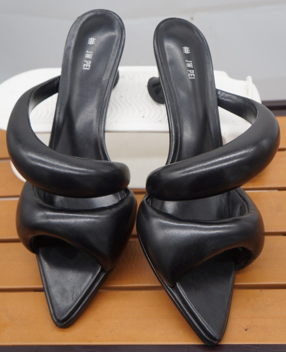 JW Pei black Sara Mule size EU 39 US 8.5